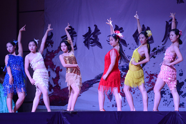 我校经济学院举办第九届竞技文化月活动