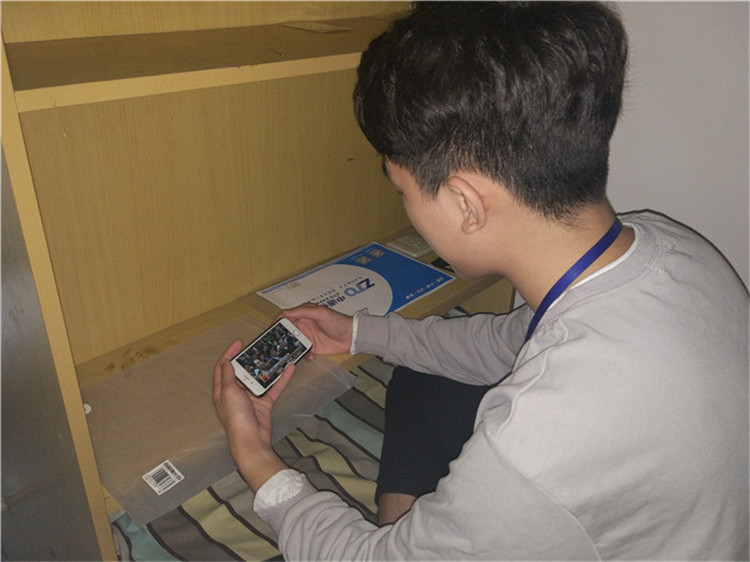 我校组织部分教职工、学生代表观看党的第十九次全国代表大会开幕盛况