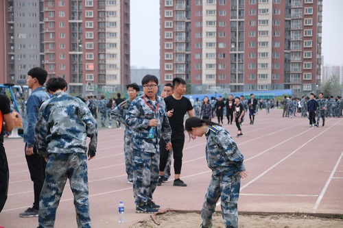 努力备战校运会，地科同心创辉煌