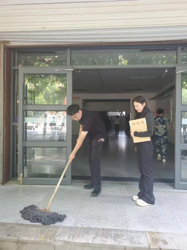 榜样引领|保定理工学院|管理学院|感恩母校 带着爱前行——2024届毕业生在毕业最后一天的暖心行动