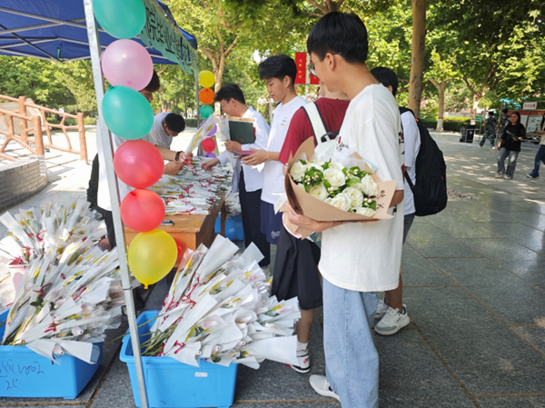 毕业季|保定理工学院|管理学院|毕业骊歌起，青春再启航—我院2024届毕业生平安离校