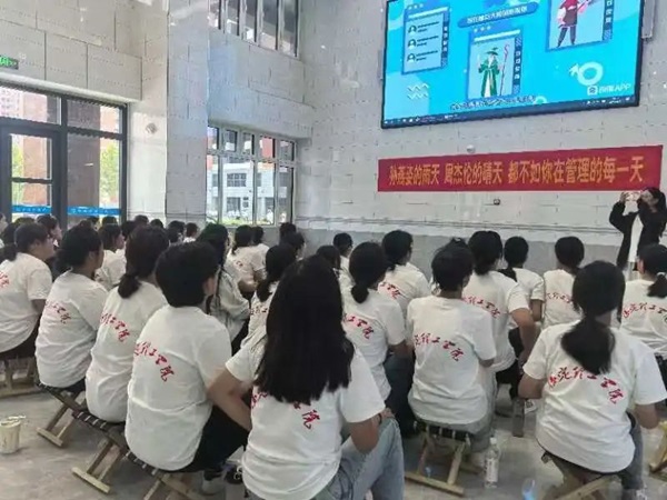 保定理工学院|管理学院|青春筑防线，共筑无邪梦