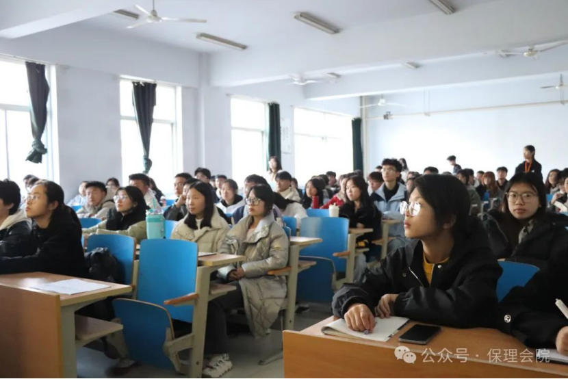 保定理工学院会计学院团旗引领成长路，培训铸就青春梦