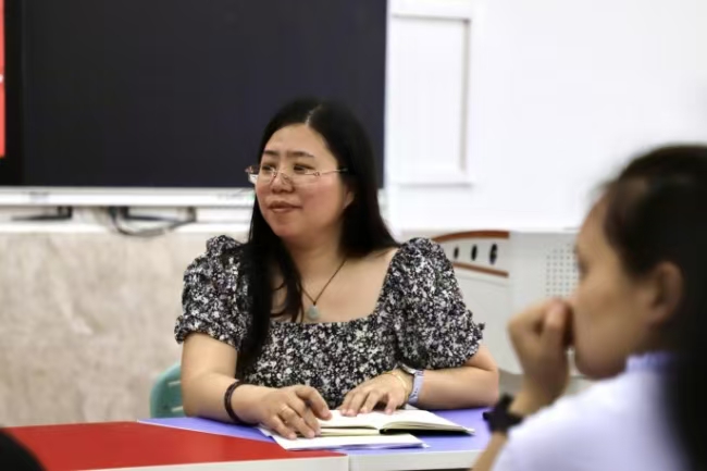 保定理工学院党委书记调研指导教育学院工作