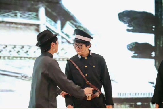 保定理工学院隆重举行庆祝建党104周年暨2024-2025学年“两优一先”表彰大会