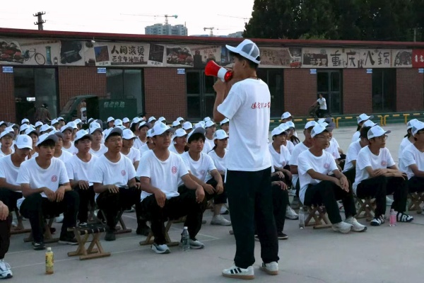 保定理工学院经济学院新生军训风采展示（一）