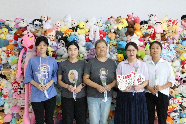 【光影致礼，师恩绵长】浓情谢师恩，定格教育情——保定理工学院经济学院教师节主题拍照活动温情启办