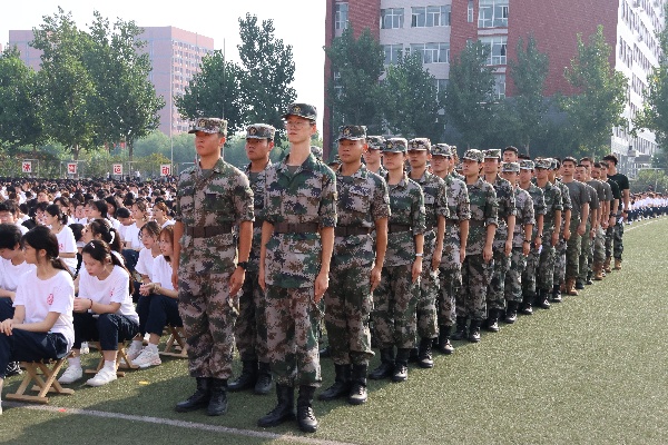 【军训访谈，言表心声】殷殷寄语，助梦远航——经济学院军训教官访谈