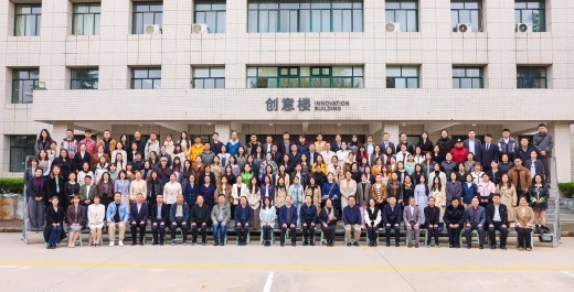 赴长安探智媒新径 融艺科育创作英才 艺术学院教师深耕AIGC时代艺术传媒教育新路径​