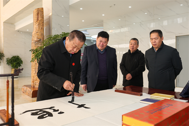 中国共产党员日记博物馆康殿英馆长一行到保定理工学院参观座谈