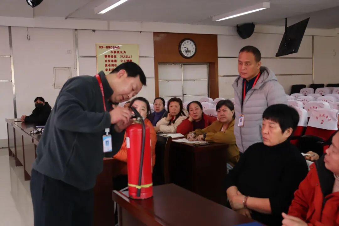 培训赋能强堡垒 防火护寝保平安||保定理工学院学工处举办宿管员工消防安全知识专题讲座