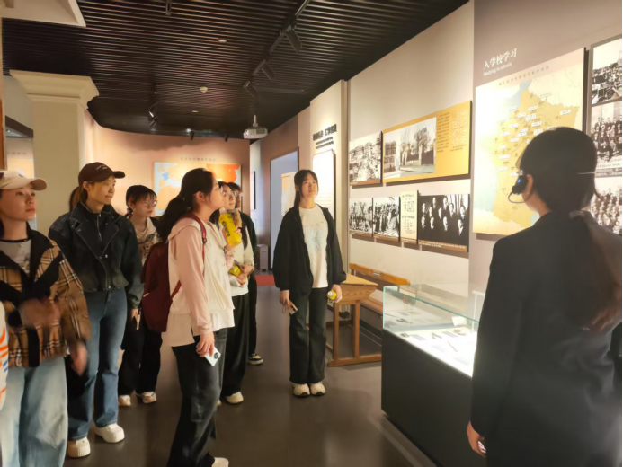 主题团日|【外国语学院】团日活动（二）：领悟先辈成长之路 争做五四热血青年