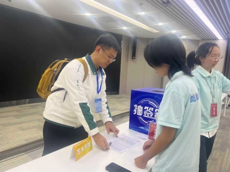 从创意到省赛金奖！ 《时空对话：淮军公所博物馆记忆影像志》以创新影像角逐新文科大赛