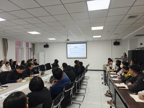 聚焦教学提质，共筑育人根基——经济学院院务会顺利召开