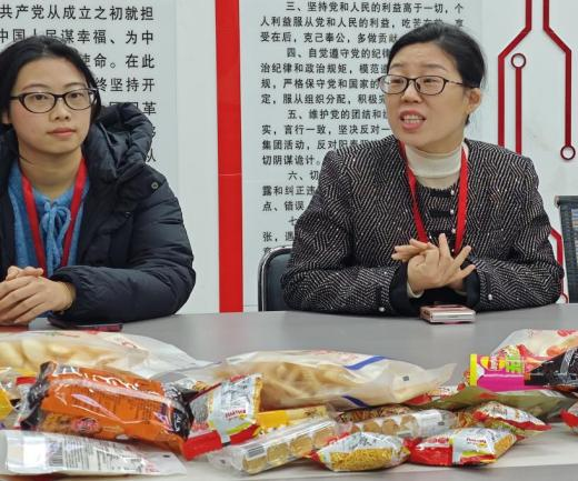 笔尖传情，暖意助考：管理学院温情涌动，为考研学子送上“加油能量包”