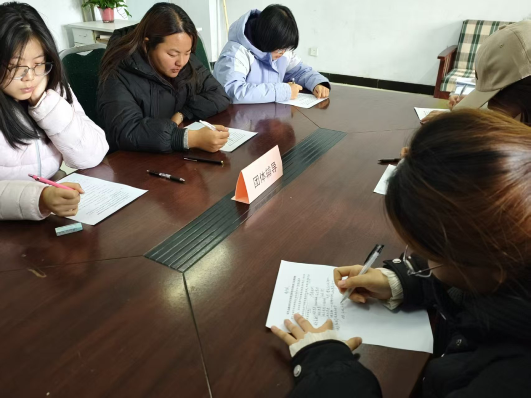 【精准指导，就业护航】聚焦绿色金融，保理经济学子实战演练无领导小组面试