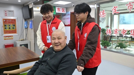 “艺暖养老院，爱润夕阳红”——保定理工学院艺术学院开展敬老爱老进养老院志愿活动