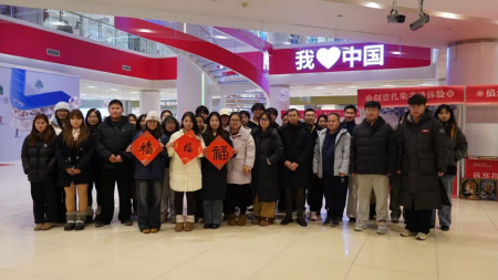 “潮竞秀 艺起玩”竞秀区第二届潮玩创意市集圆满收官——保定理工学院双线发力助文旅 融合结硕果