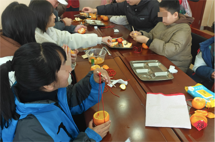 青春志愿——保定理工学院与安国团市委携手共办“点亮一盏小橘灯，助残接力暖童心”关爱特殊儿童公益活动