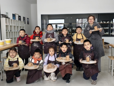 非遗润童心 研学促成长 ——保定理工学院艺术学院携手天悦幼儿园 开展传统文化研学活动