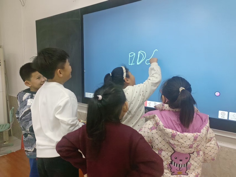 “冬日暖阳·成长伴行” ——校园寒假托管班开启缤纷冬日时光