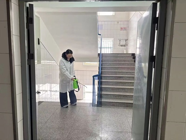 暖心服务|保定理工学院管理学院：筑牢健康防线，护航学子归来