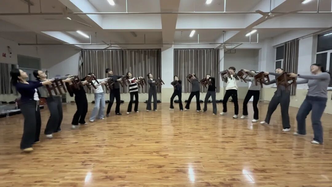 保定理工学院师生参演高碑店市春节联欢晚会