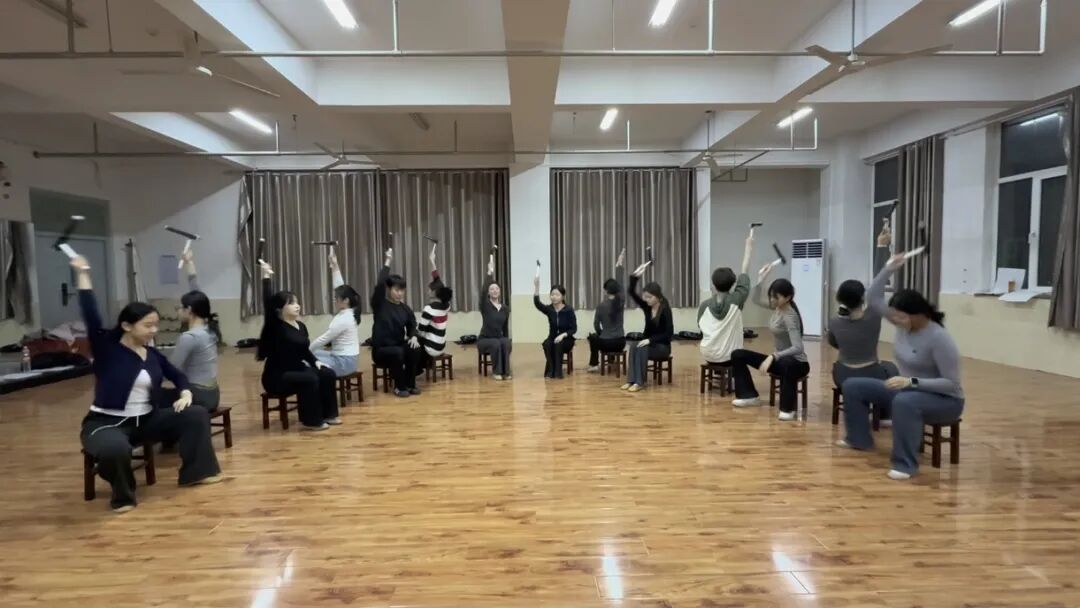 保定理工学院师生参演高碑店市春节联欢晚会