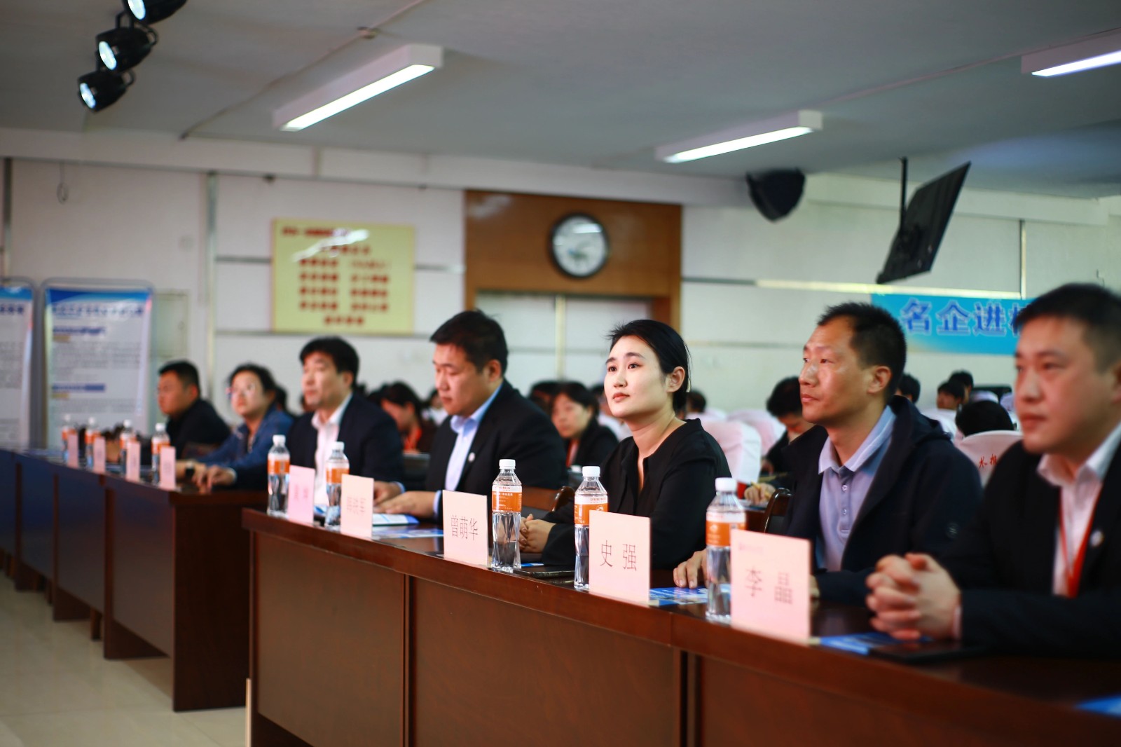 大咖进校园 职场开讲啦｜保定人社就业宣讲走进保定理工学院