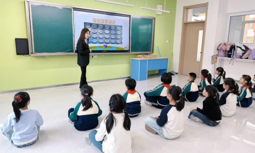 普通话润童心，快板歌颂祖国